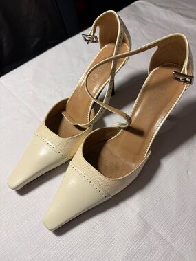 Gucci Cream Pointed-Toe Cross-Strap Heels